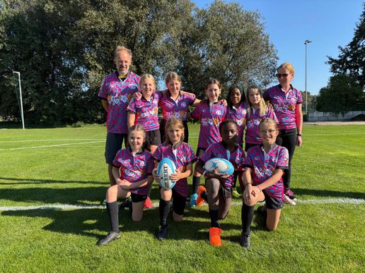 22.09.2024  Unsere U 10 Dragonettes beim August der Starke Turnier in Dresden. Zwar hat s der RC Leipzig gewonnen. Aber wir sind ganz stolzer Zweiter und waren die einzigen die gegen den RC Leipzig gewonnen haben.